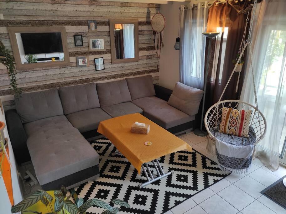 Chaleureuse Maison De Ville Avec Parking Gratuit Chinon Extérieur photo